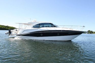 41' Cruisers Yachts 2014 Yacht For Sale
